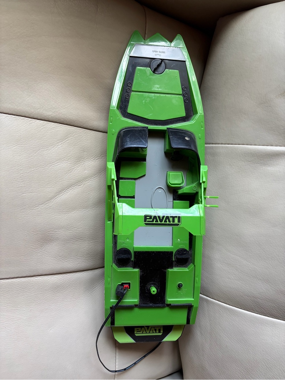 Green RC Speed Boat Toy - Bright Green. Works great.  So much fun.